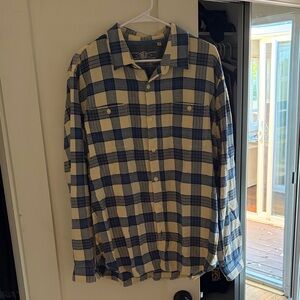 TrueGrit Men's Blue & Cream Plaid Button-Up Shirt